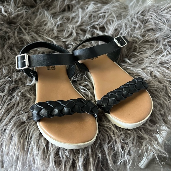 Girls Harper Canyon Sandals size 11Y - Picture 2 of 5